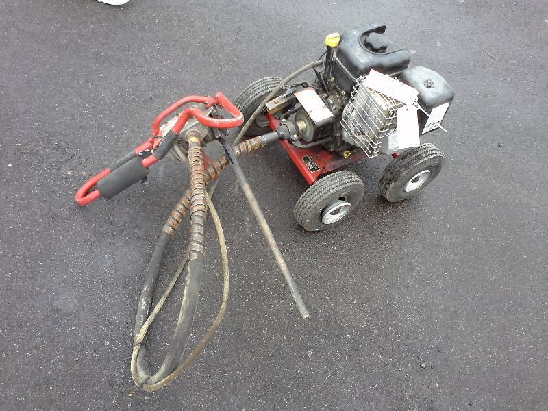 lot 10 image: Little Beaver Auger Drill