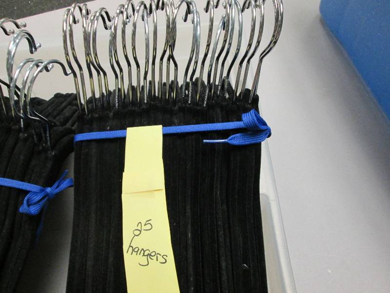 Lot of 25 thin blacket velvet coate...