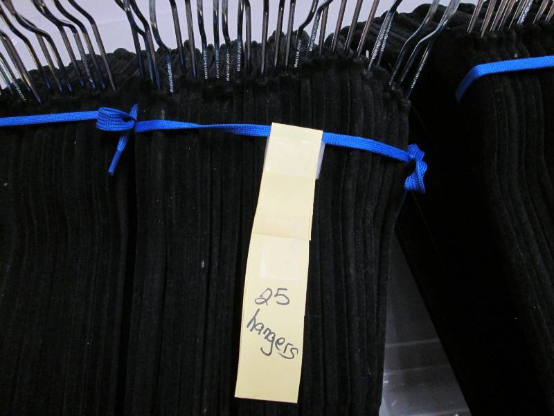 Lot of 25 thin blacket velvet coate...