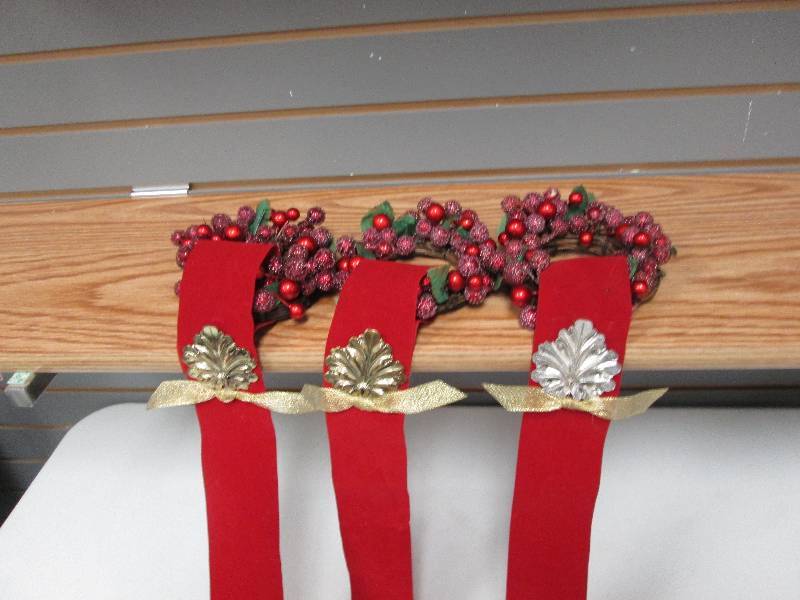 Lot of 3 mini Christmas wreathribb...