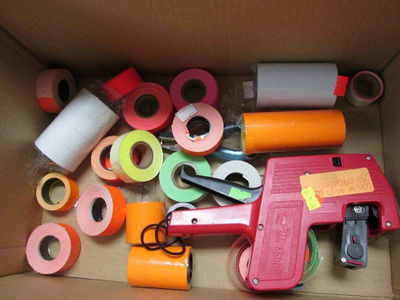 Pricing gun with assorted colored r...