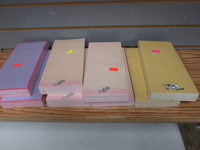 Lot of 8 memo pads...