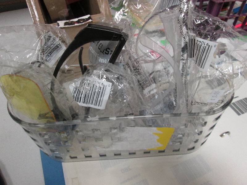 Lot of 8 safety glasses...