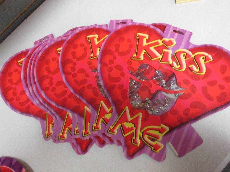 Lot of 12 Kiss Me Valentine decorat...