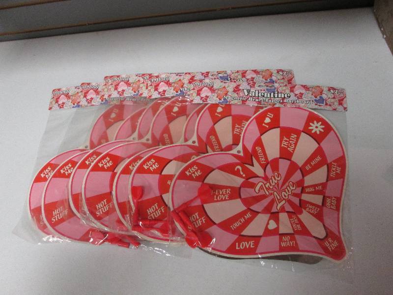 Lot of 7 Valentine Magnetic Heart T...