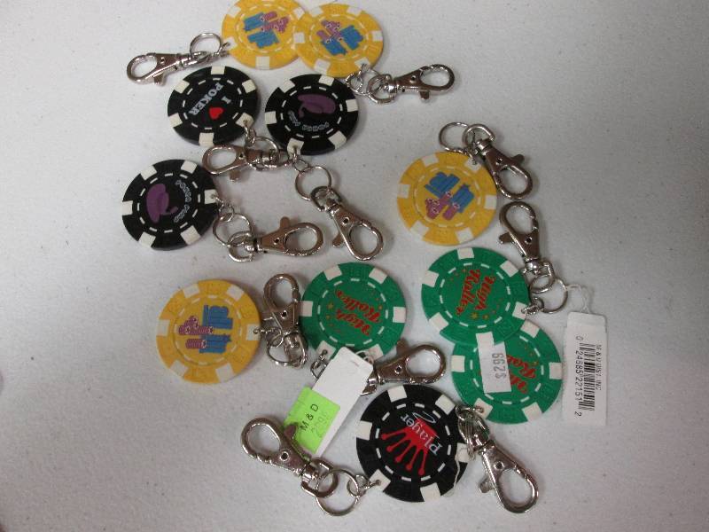 Lot of 11 assorted colors poker chi...