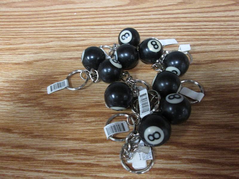 Lot of 10 8 ball keychains  ...