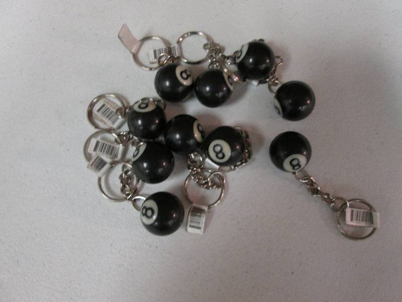 Lot of 10 8 ball keychains  ...
