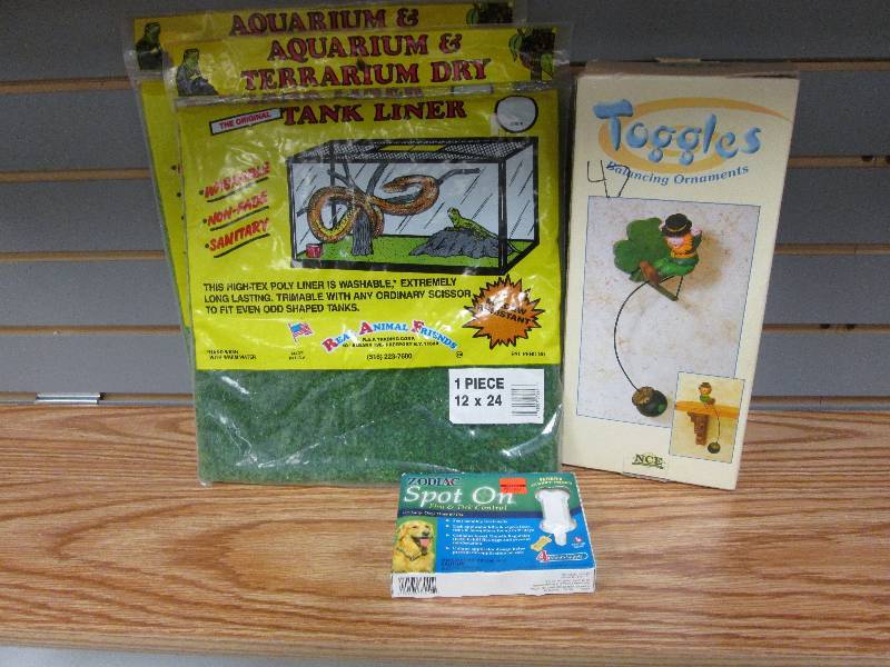 Lot of 2 tank liners, fleatick con...