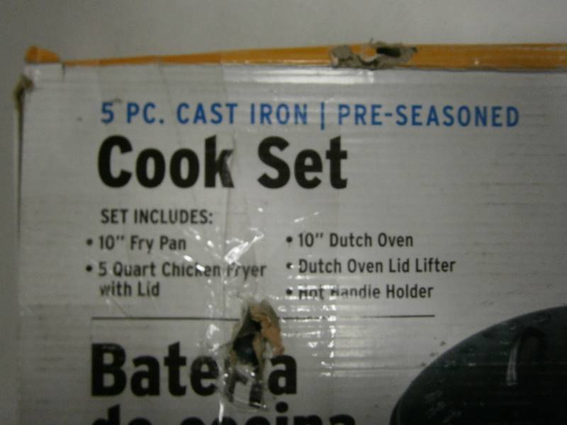 lot 10 image: Cast Iron Cook Set