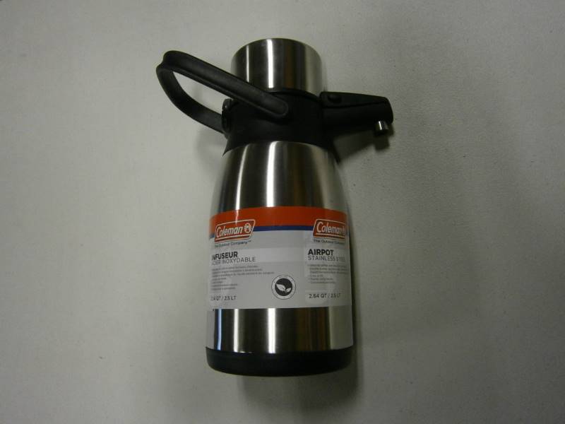 lot 13 image: Coleman HotCold Pot