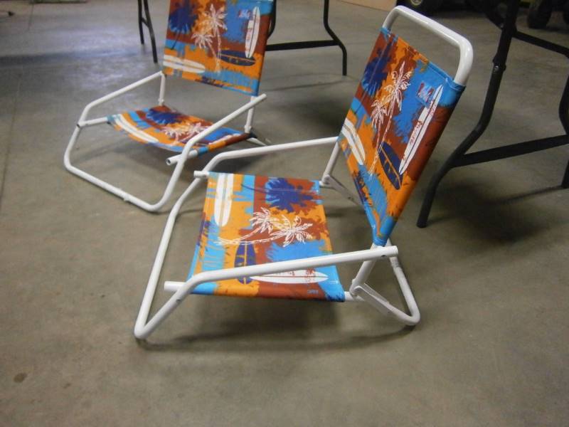 lot 20 image: 2 Beach Chairs