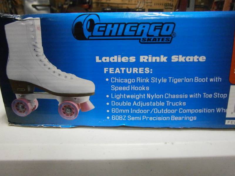 lot 24 image: Ladies Roller Skates Chicago Skates Sz 7