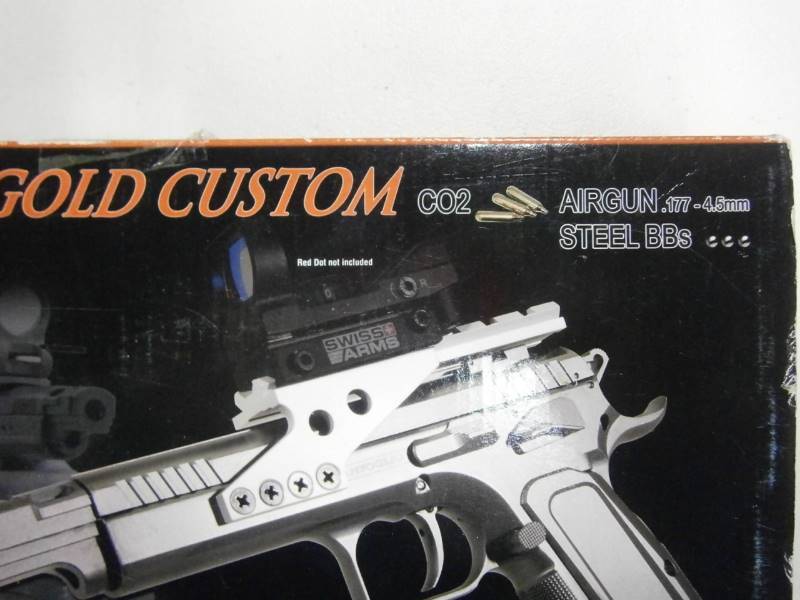 lot 33 image: CO2 BB Pistol