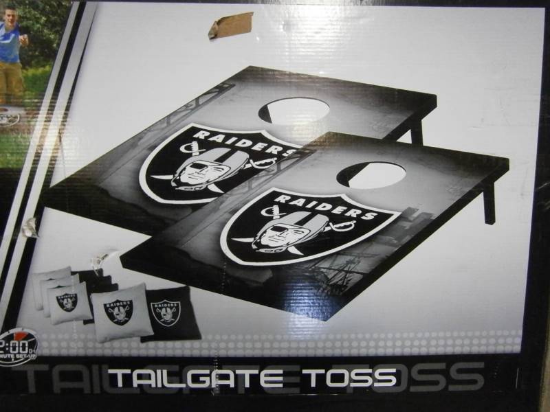 lot 41 image: Bean Bag Toss Game