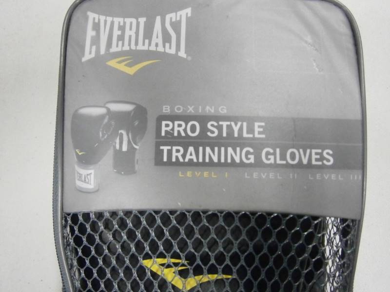 lot 65 image: 14 oz Training Gloves