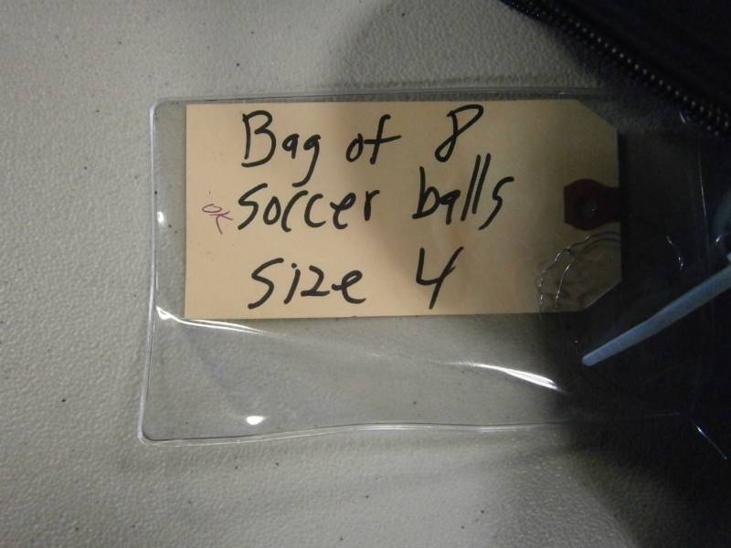 lot 70 image: Bag With 8 Soccer Balls