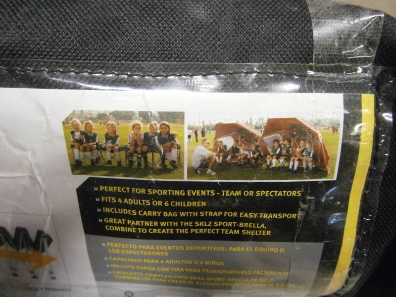 lot 71 image: Collapsable Sport Bench