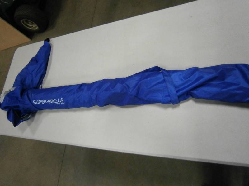 lot 72 image: Sklz Super-Brella