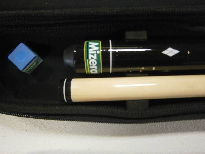 lot 75 image: Pool Cues