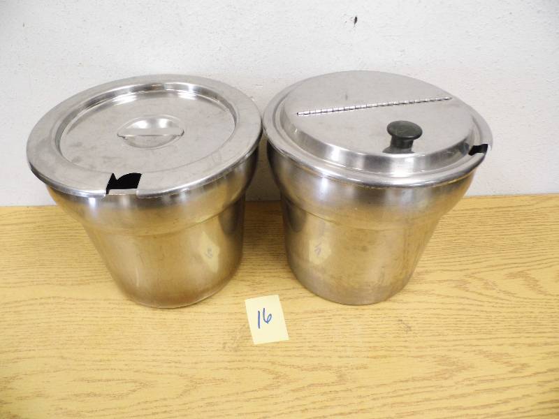 2 Steam Table Inserts w Lids
