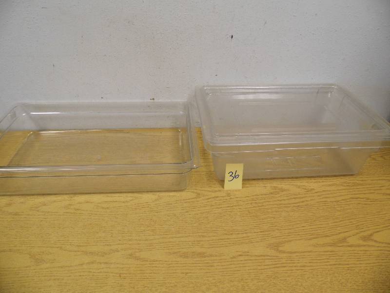 CamrboRubbermaid Containers