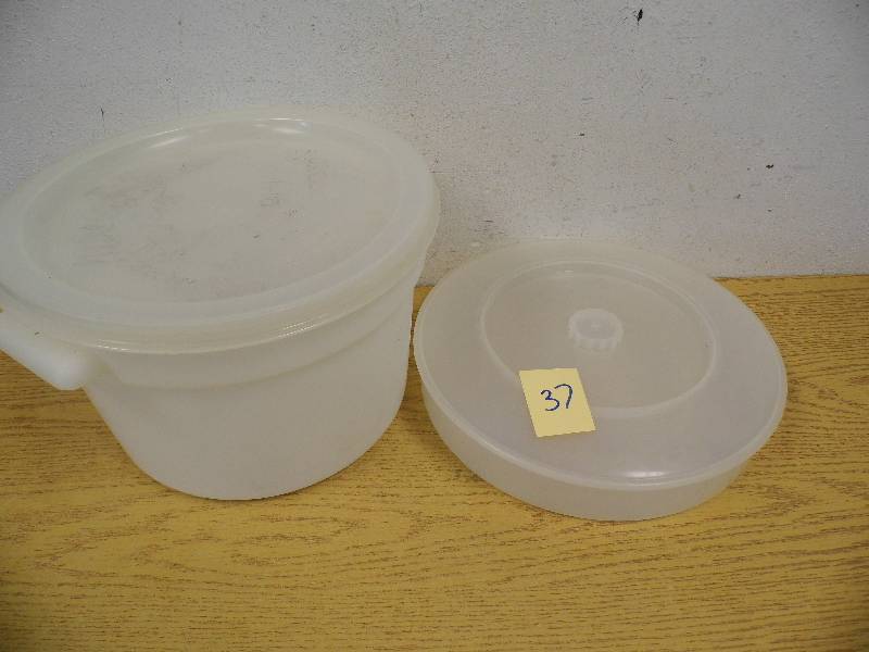 12 Containers w Lids