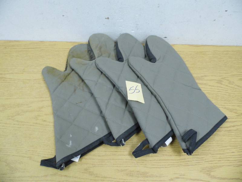 4 Oven Mitts