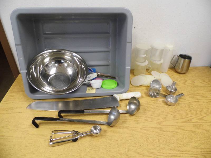 Misc Kitchen Tools w Tub