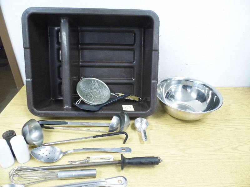 Misc Kitchen Tools w Tub