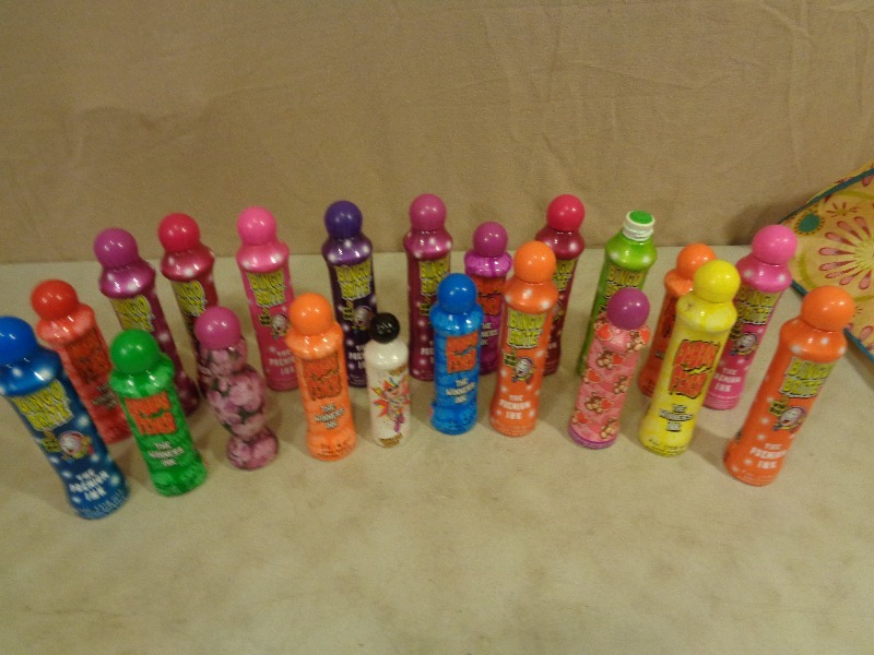 lot 59 image: Over 20 Bingo Dabbers