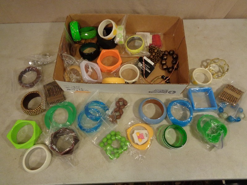 lot 61 image: Lots of New Bracelets
