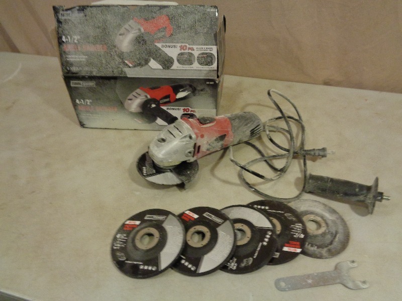 lot 94 image: 4.5 Angle Grinder