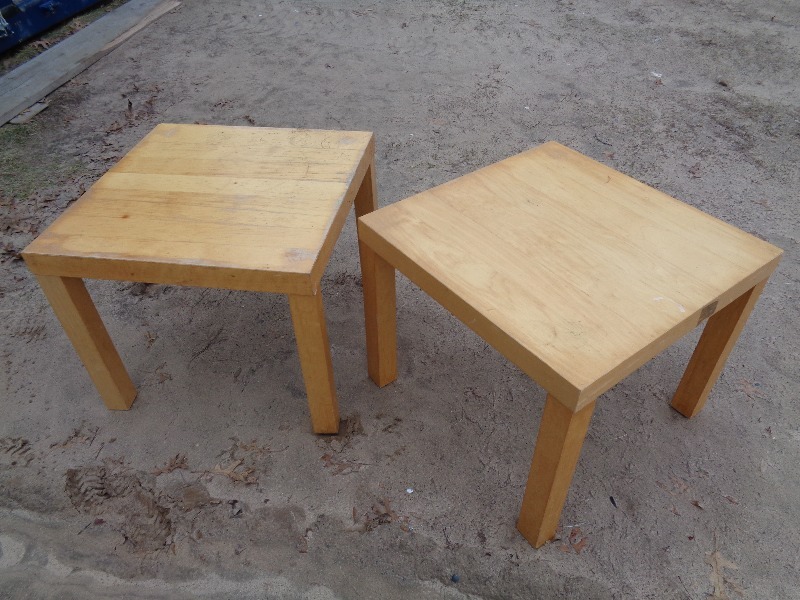 lot 29 image: Table Set