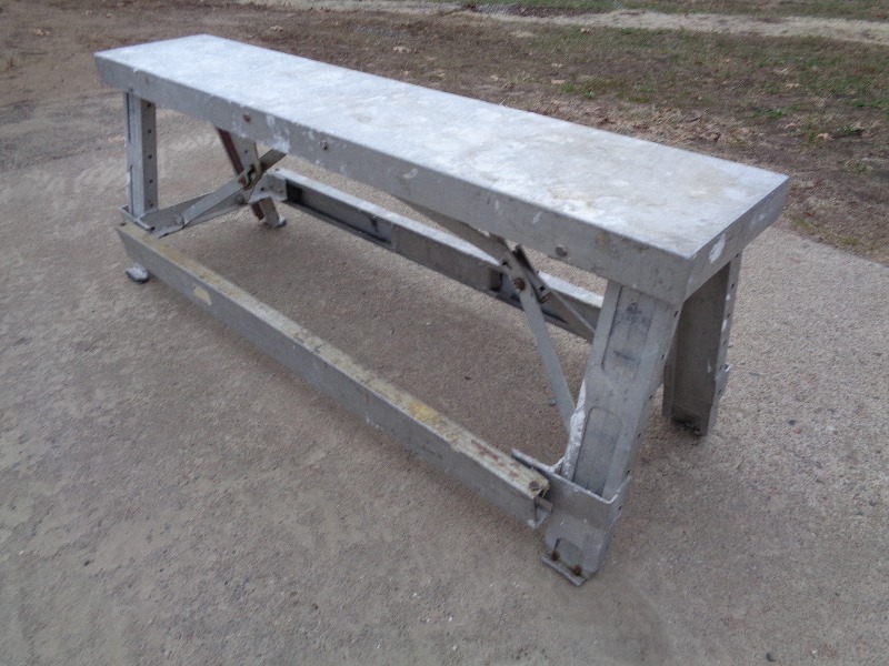 lot 22 image: Aluminum Scaffold  Work Platform