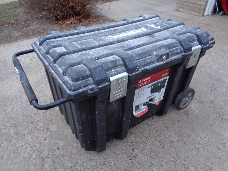 lot 23 image: Husky Rolling Tool Box