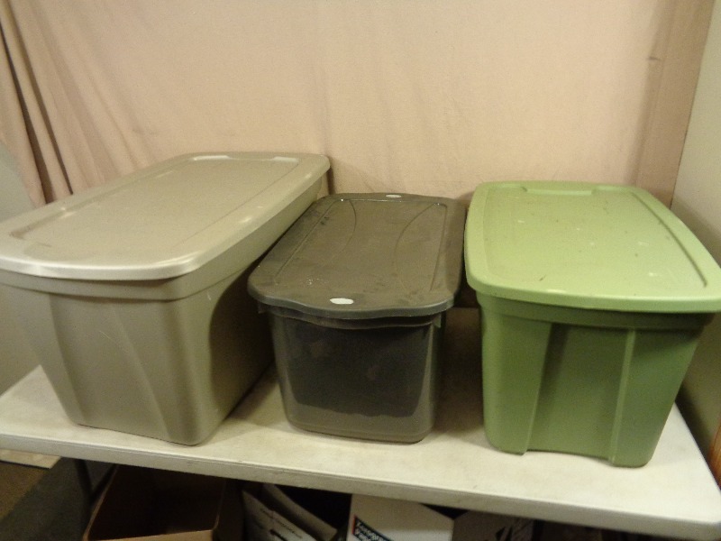 lot 147 image: 3 Assorted Totes with Lids.