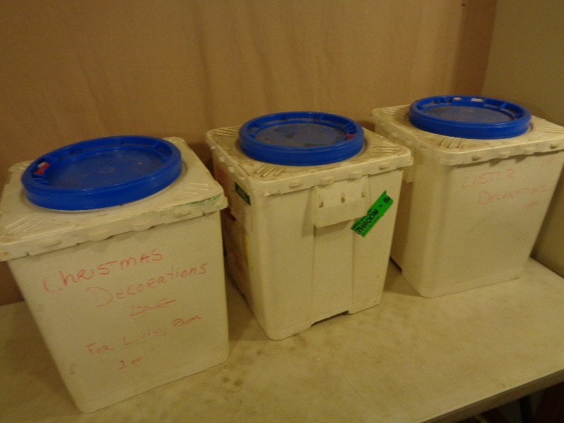 lot 149 image: 3 Storage Containers with Lids