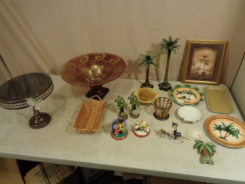 lot 172 image: Metal Spinning Cake Stand, Decor, and More