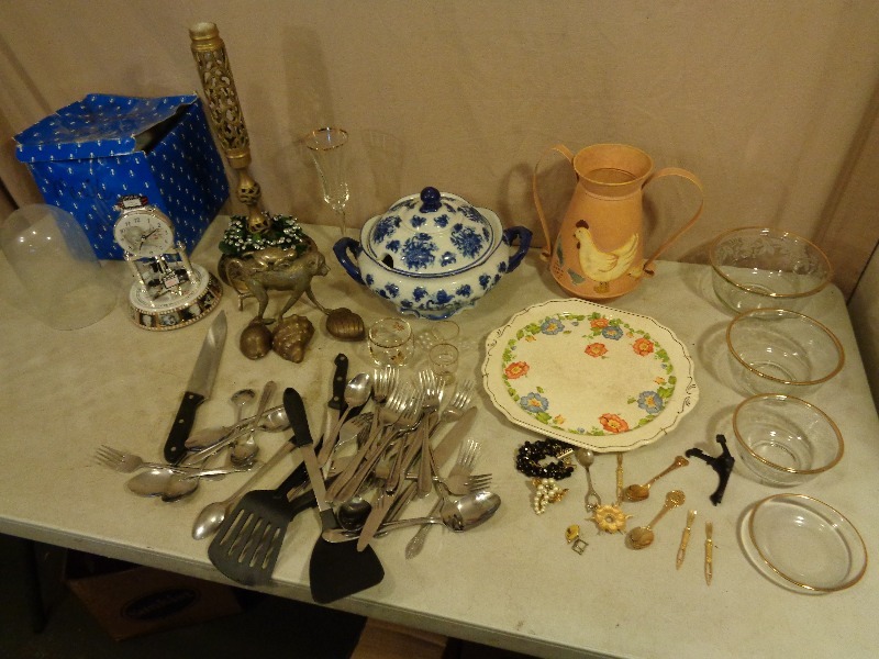 lot 186 image: Cool Metal Items, Kitchen, and Marilyn Monroe Clock