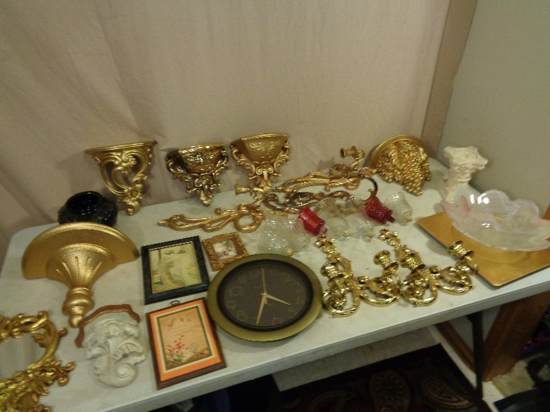 lot 202 image: Decor Items and More