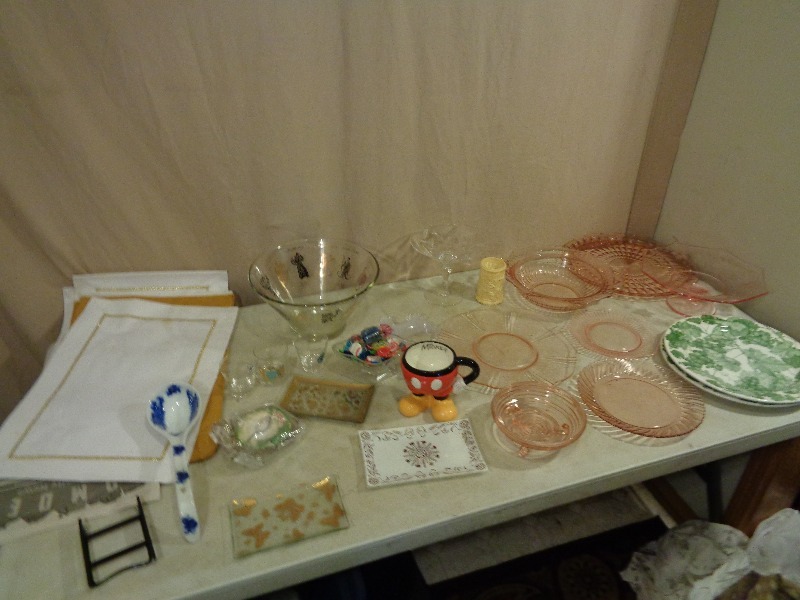 lot 208 image: Pink Glassware and More