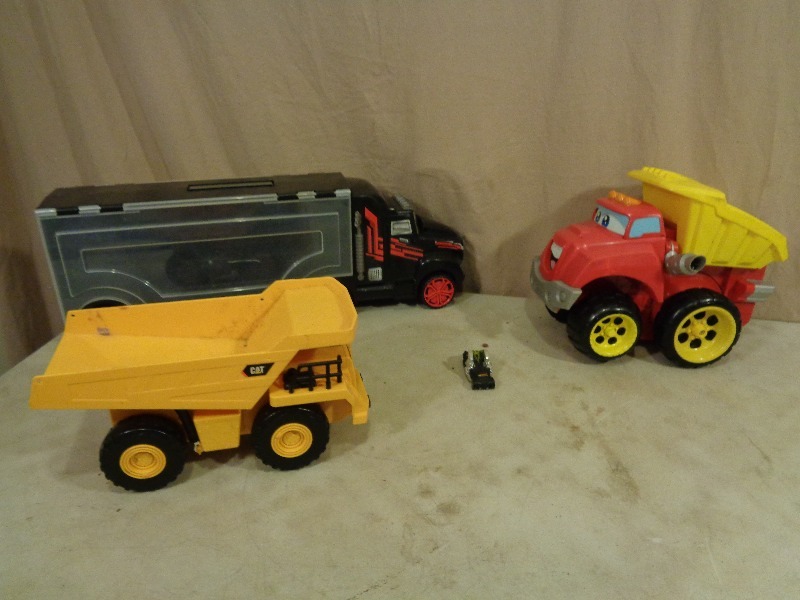 lot 219 image: Trucks