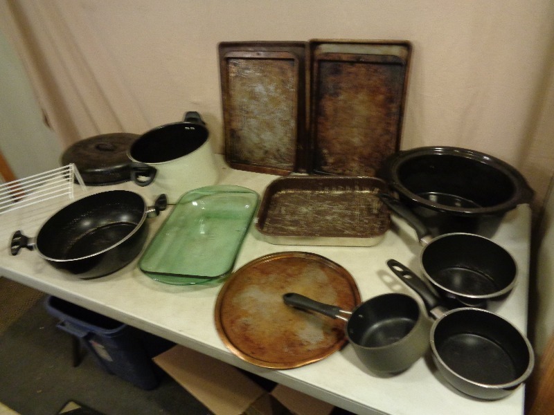 lot 223 image: Pans, Glass Cake Pan, and More