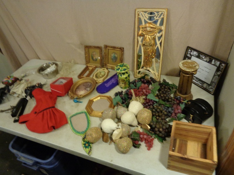 lot 224 image: Lord of The Rings, Decor, and More