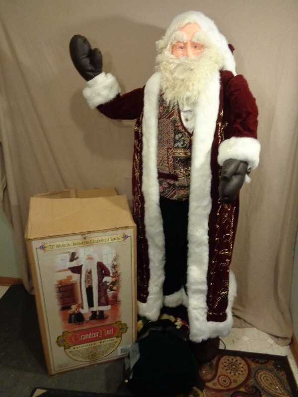 lot 21 image: Life Size Animated Santa Claus