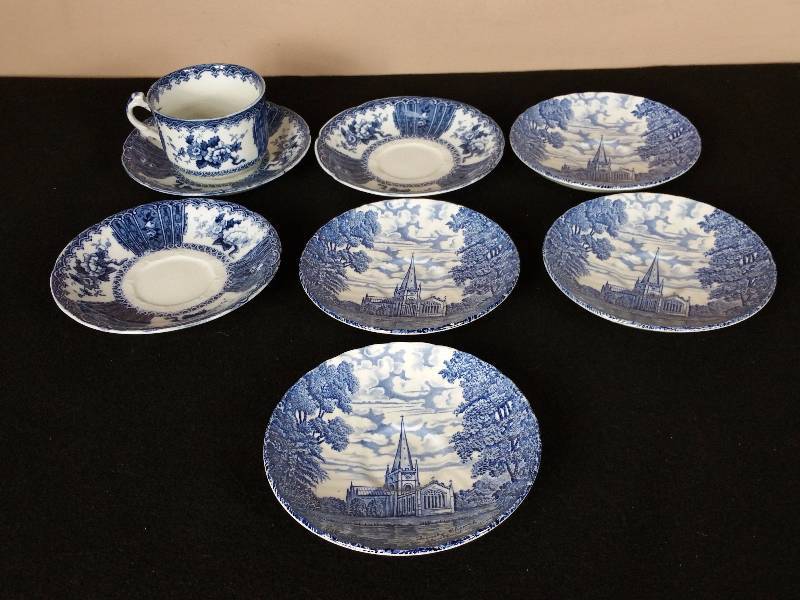 lot 37 image: Flow Blue  Blue & White Antique Dishware