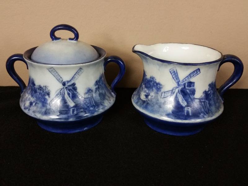lot 38 image: Rare M. Brown 1912 Handpainted Flow Blue Sugar & Creamer