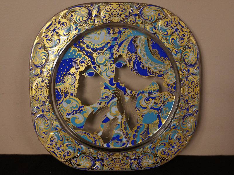 lot 47 image: Rosenthal Studio Bjorn Wiinblad Art Glass 1977 Christmas Plate