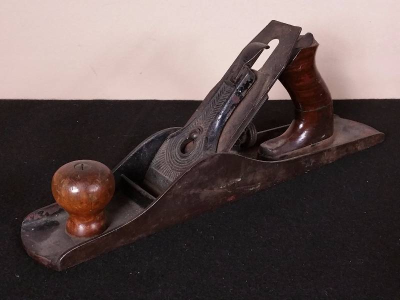lot 75 image: Old Corrugated Plane 14